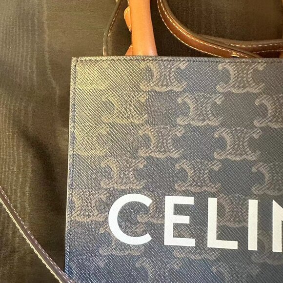 MINI VERTICAL CABAS IN TRIOMPHE CANVAS AND CALFSKIN WITH CELINE PRINT TAN - Picture 5 of 5